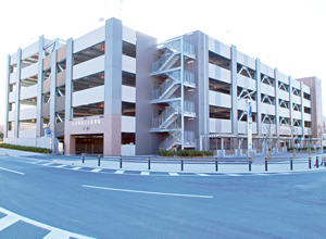 写真：田原駅南公共駐車場の外観