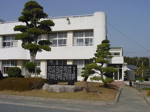 田原市立大草小学校の外観写真