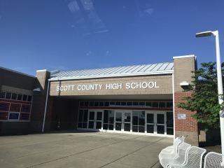 スコット高校校舎の写真