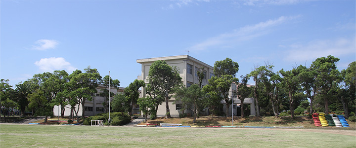 写真：田原市立清田小学校の外観